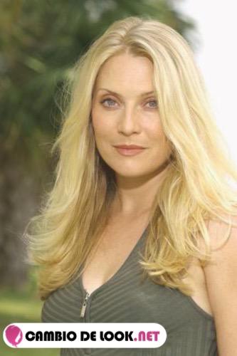 Emily Procter su look