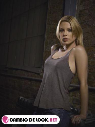 La actriz Lauren German nos muestre sus medidas y peso