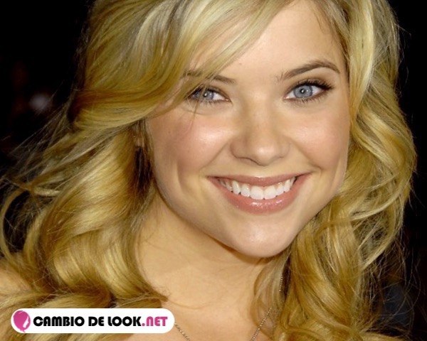 {Los ojos de la Estadounidense Ashley Benson|Las cejas como Ashley Benson|Las pestañas de la Estadounidense Ashley Benson|Copiar estilo ojos de la Estadounidense Ashley Benson|Tipo de cejas de Ashley Benson|Trucos maquillaje ojos de Ashley Benson