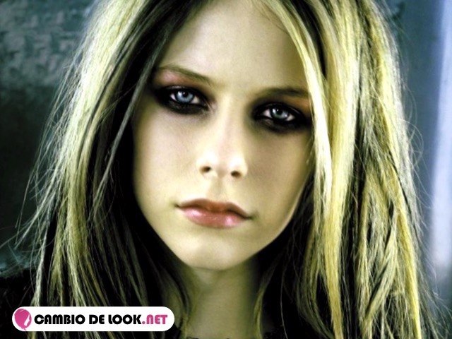 El maquillaje de la cantante Avril Lavigne