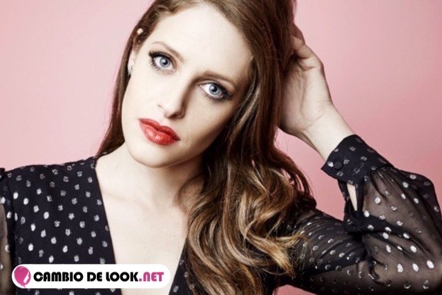 Carly Chaikin como se maquilla