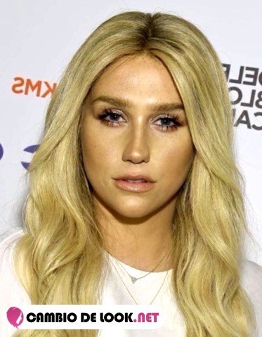 Los labios similares a la Estadounidense Kesha