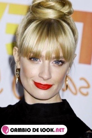 Pelo suelto Beth Behrs