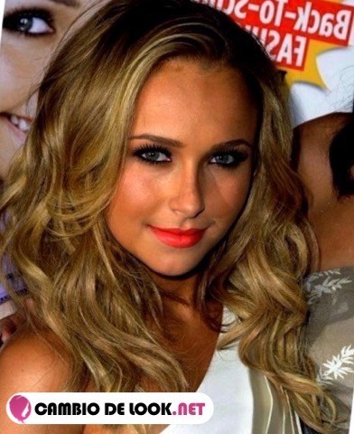 Hayden Panettiere su pelo suelto