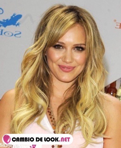 Hilary Duff pelo recogido look