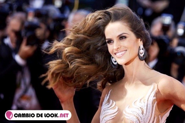 Peinado pelo suelto Izabel Goulart