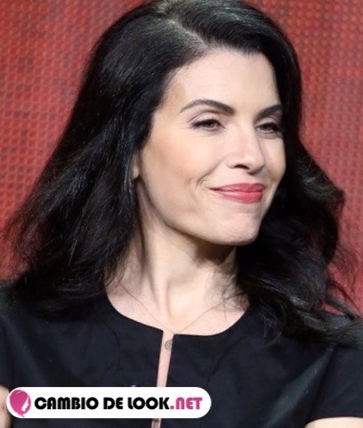 Julianna Margulies su pelo suelto