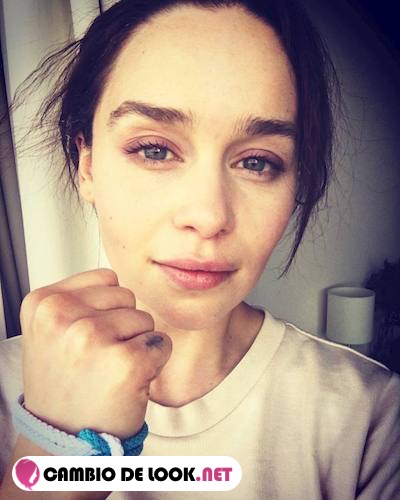 Imagen de Emilia Clarke sin maquillar